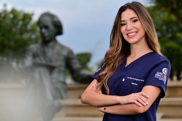 Da 1ª turma da Graduação em Medicina à Residência do Ensino Einstein