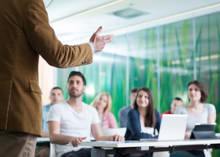 Cursos De Atualização Do Ensino Einstein Mais De 100 Temas Para Todas As Fases Da Carreira