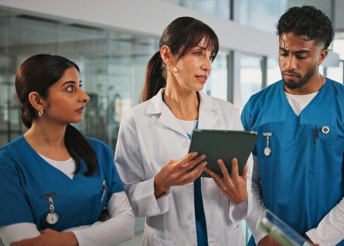 Curso do Ensino Einstein prepara lideres para os desafios da Gestao no Pronto Atendimento