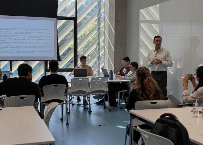 Laboratorios da Graduacao em Administracao do Einstein conectam alunos a realidade do mercado